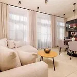 Lakefront In 55030 Apartment