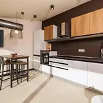 Lakefront In 55030 アパート ツリクヴェニツァ
